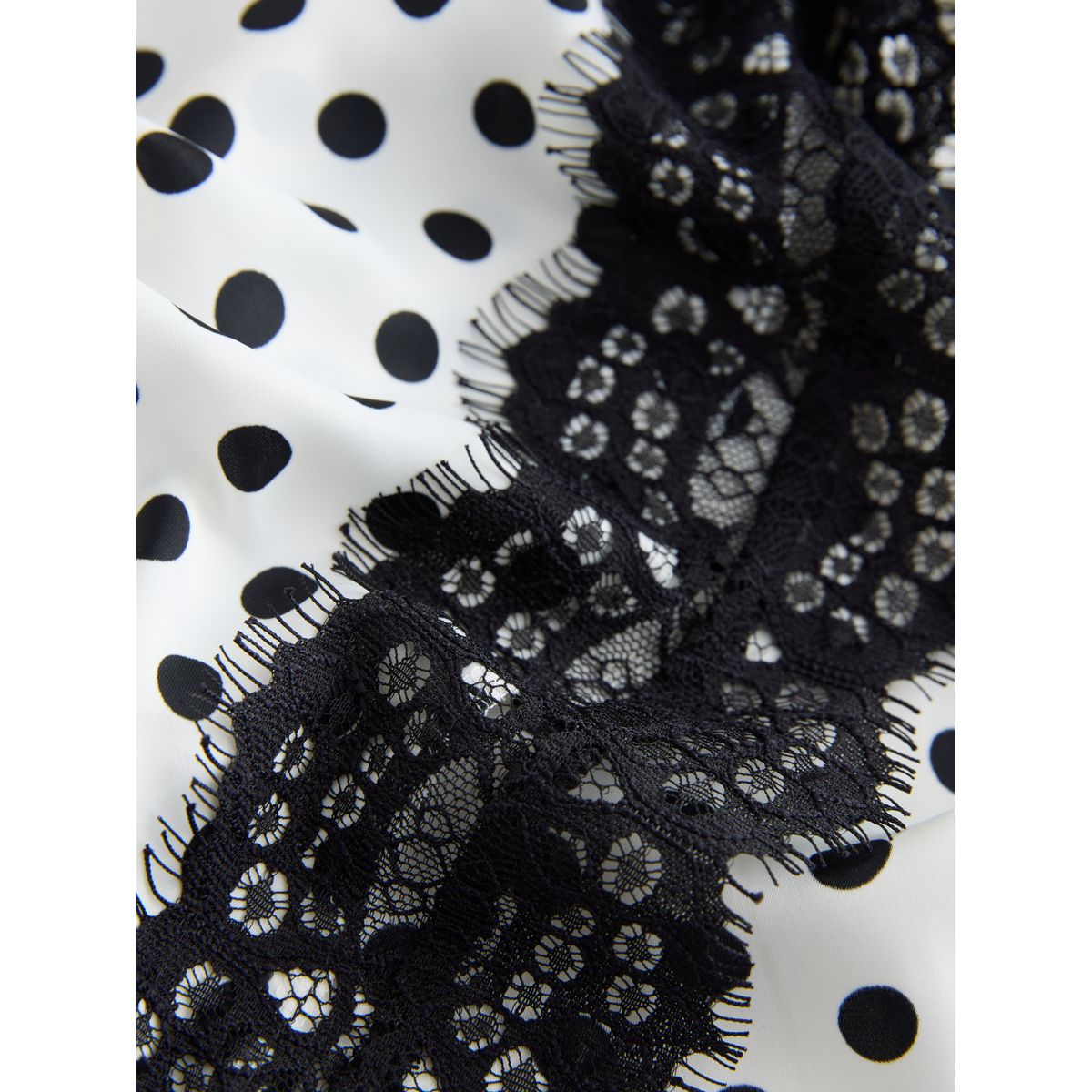 Robe caraco mi-longue en satin à dentelle pois monochromes, NEXT