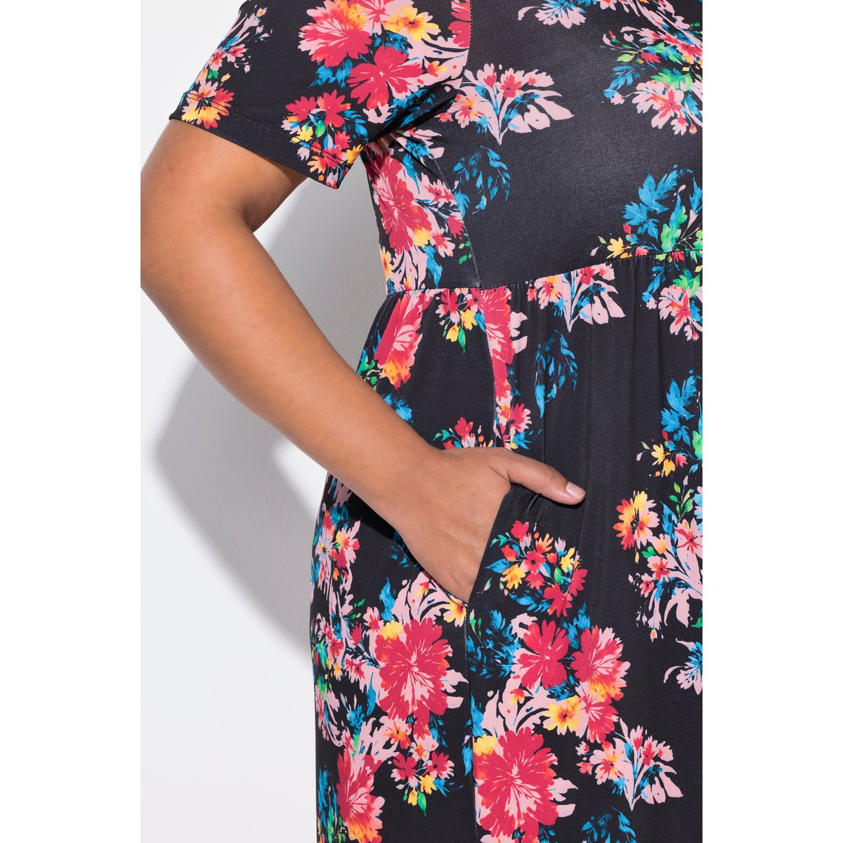 Robe maxi coupe évasée, poches noir, ULLA POPKEN