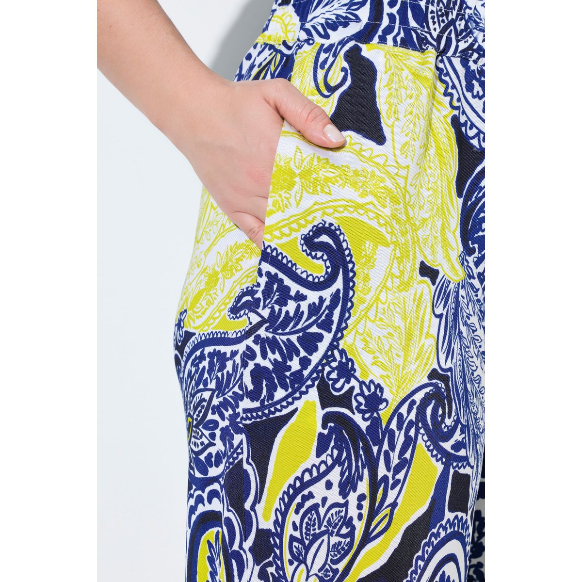 Pantalon au tombé fluide, motif cachemire blanc neige, ULLA POPKEN