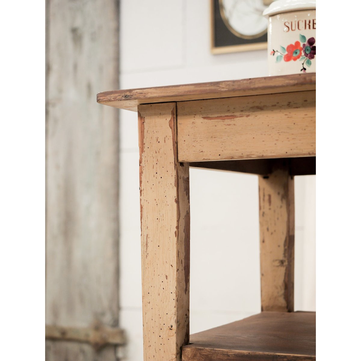Table d'appoint en bois patiné Francine N°1569 - Bon état bois clair, DEBONGOUT