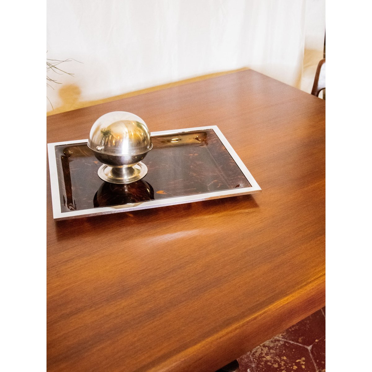 Table à manger en bois de palissandre Karla N°1079 - Bon état bois foncé, DEBONGOUT