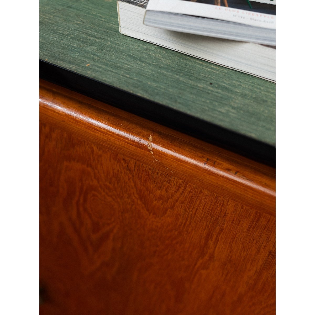 Commode bois au plateau vert d'eau Olga N°673 - Bon état bois clair, DEBONGOUT
