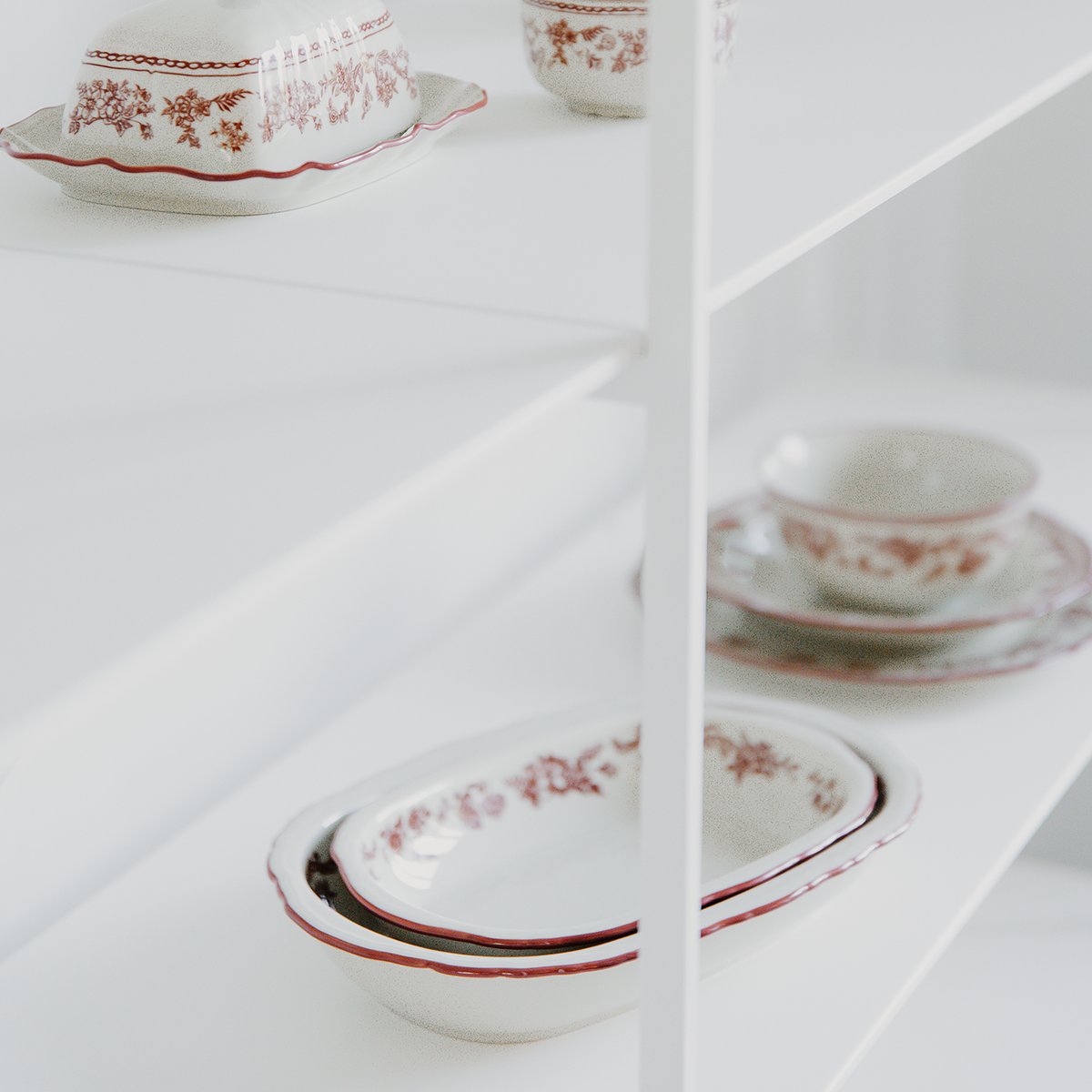 Lot de 2 plat de services CYRIL rouge, SP COLLECTION