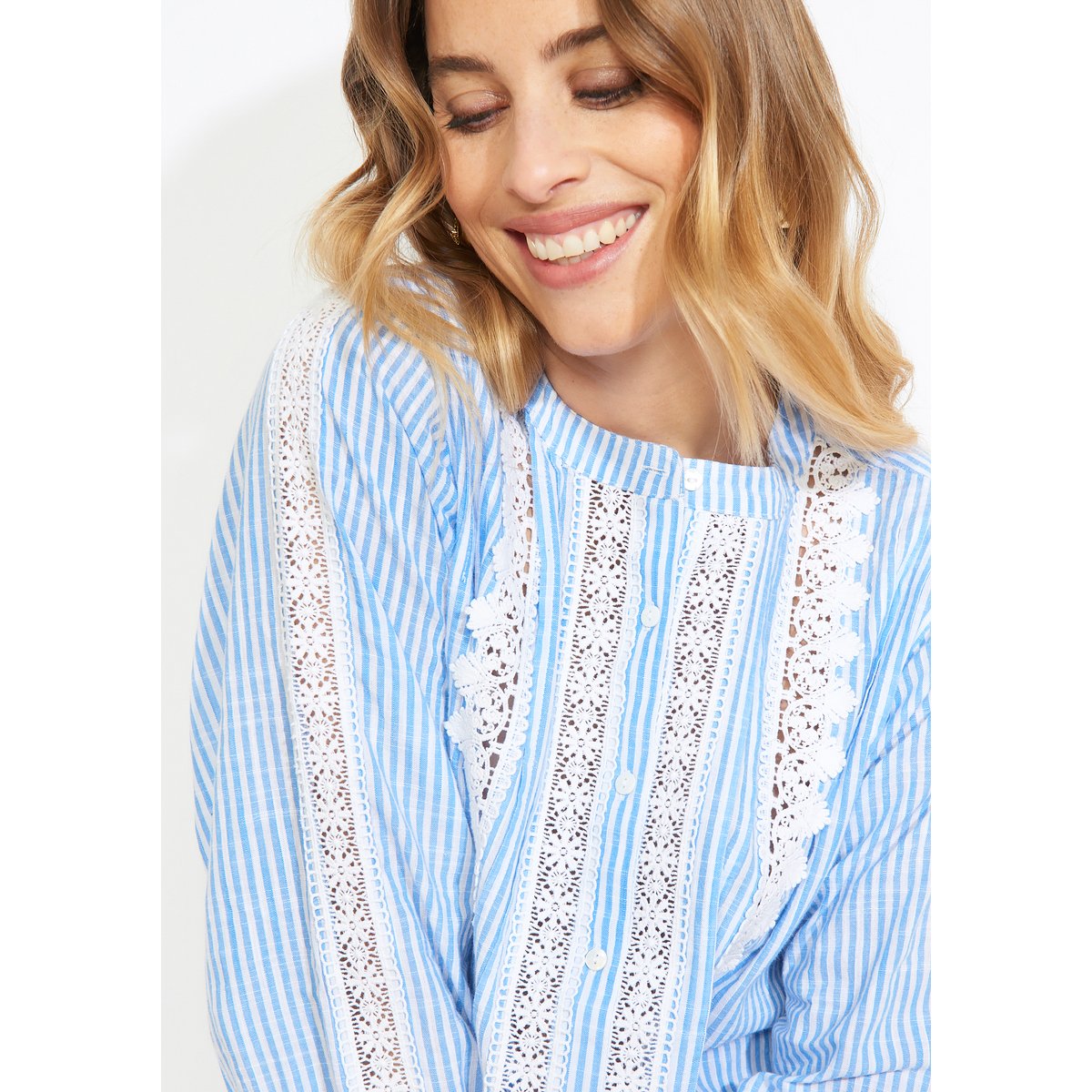 Blouse en dentelle raffinée bleu pastel, LOLALIZA