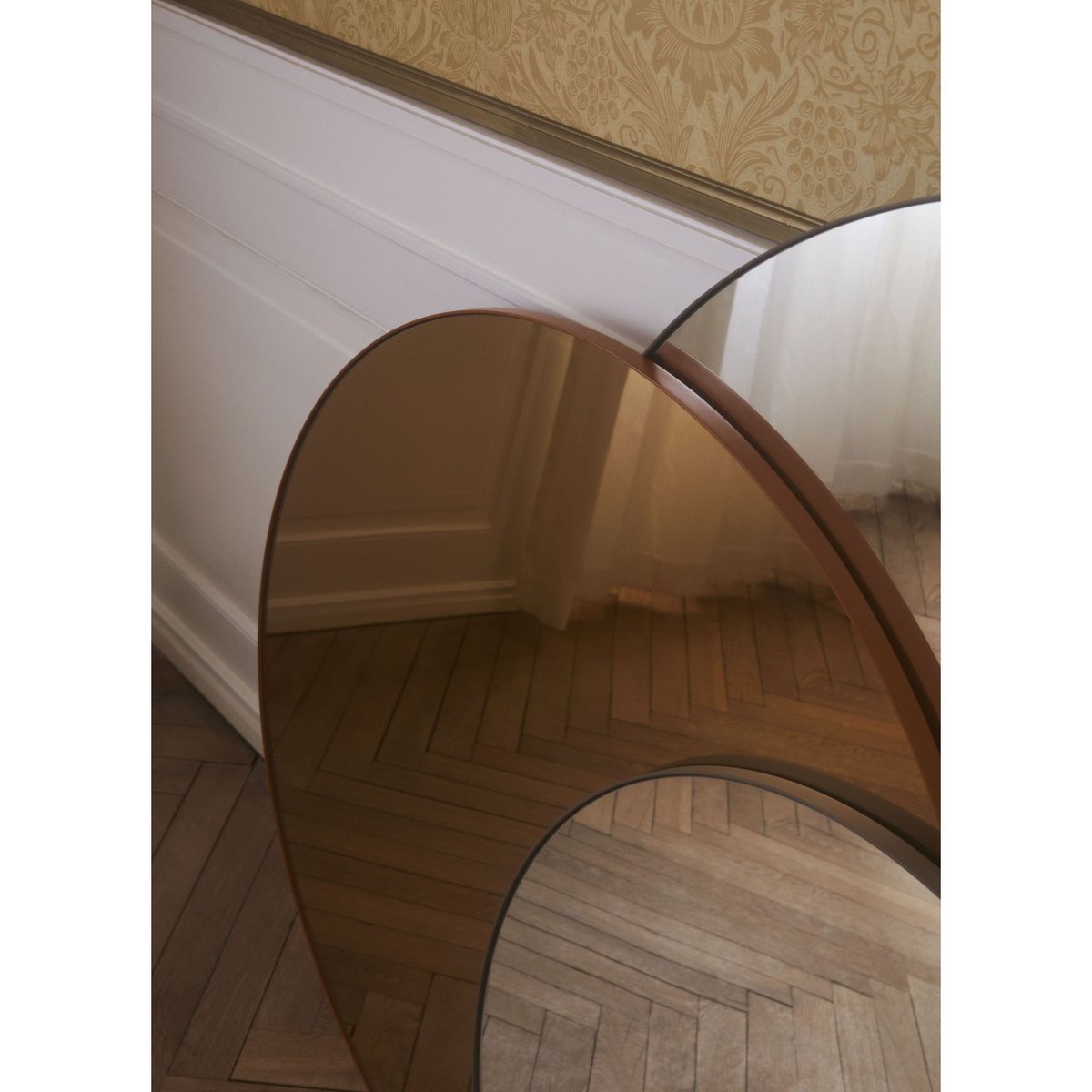 Miroir Mural Circum Clear et Bord Noir Medium Rond Diam 90 cm noir, AYTM
