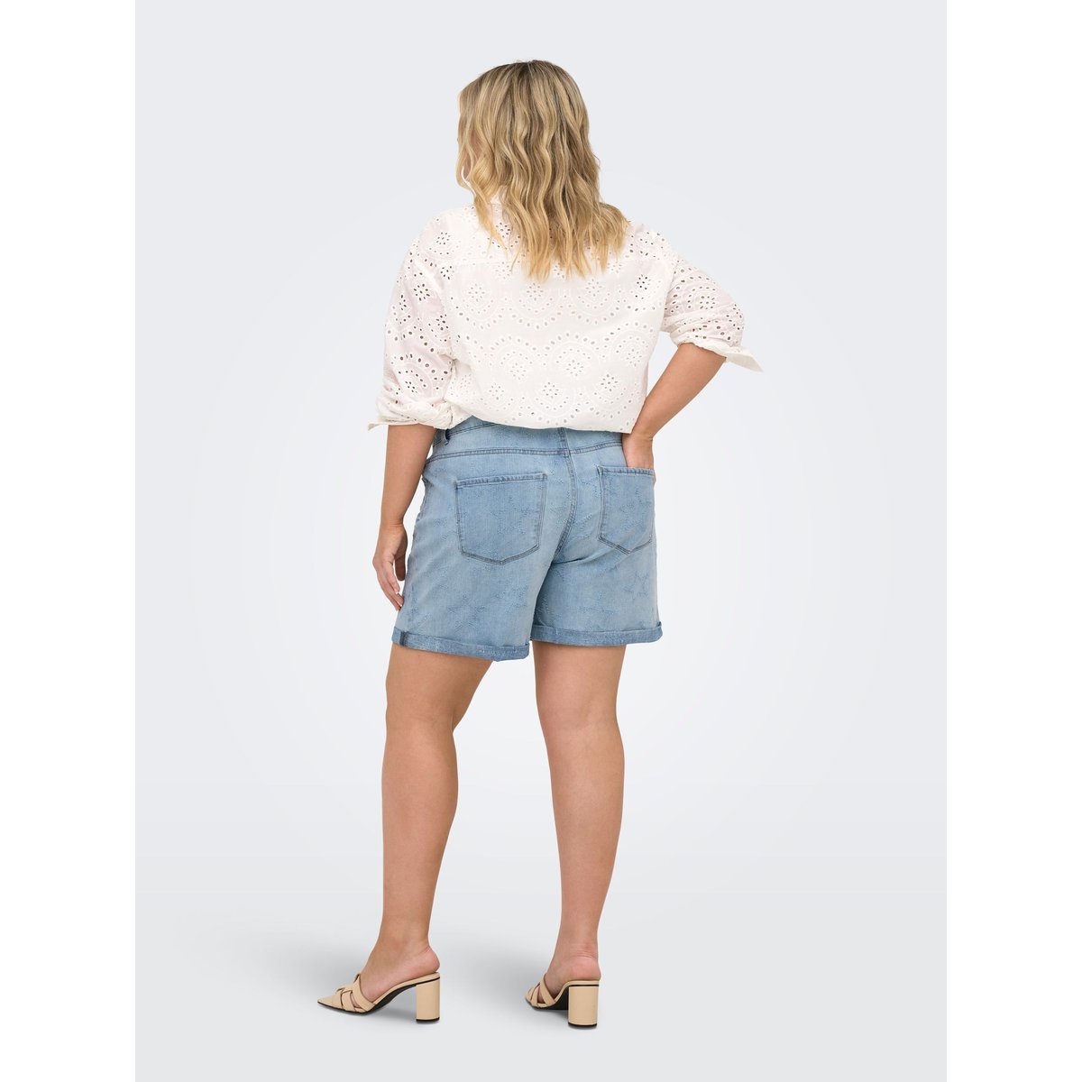 Short En Denim light blue denim, ONLY CARMAKOMA