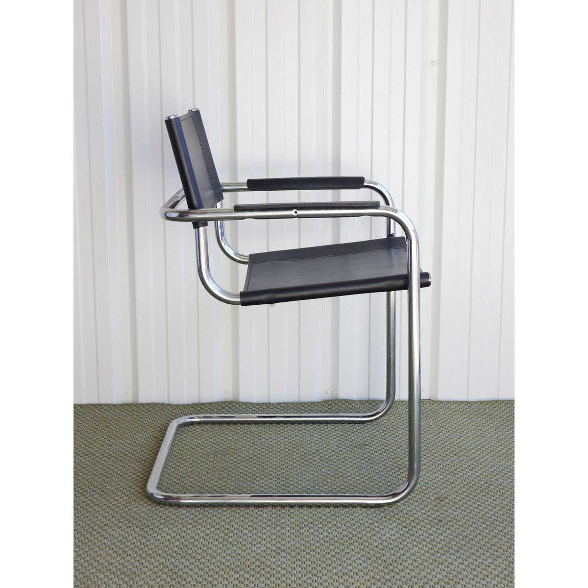 Fauteuil en chrome Jakob N°1398 - Bon état noir, DEBONGOUT