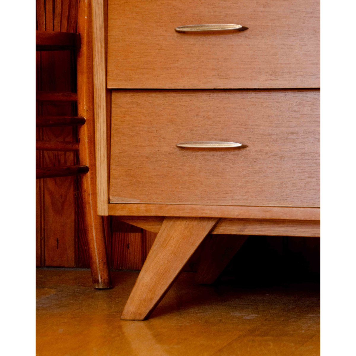 Commode en chêne et laiton Olga N°701 - Bon état bois clair, DEBONGOUT