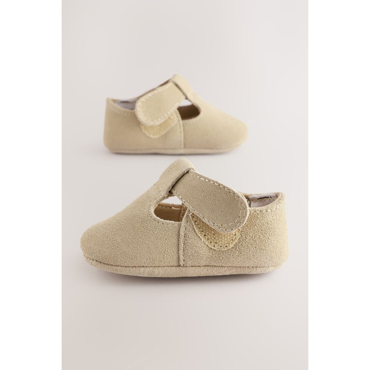Chaussures style salomé en cuir bébé daim pierre, NEXT