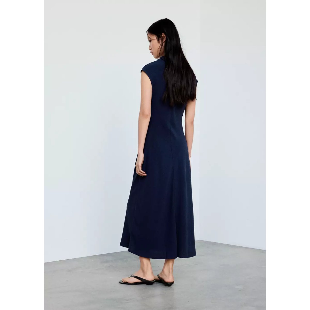 Robe drapée détail bijou bleu nuit, MANGO