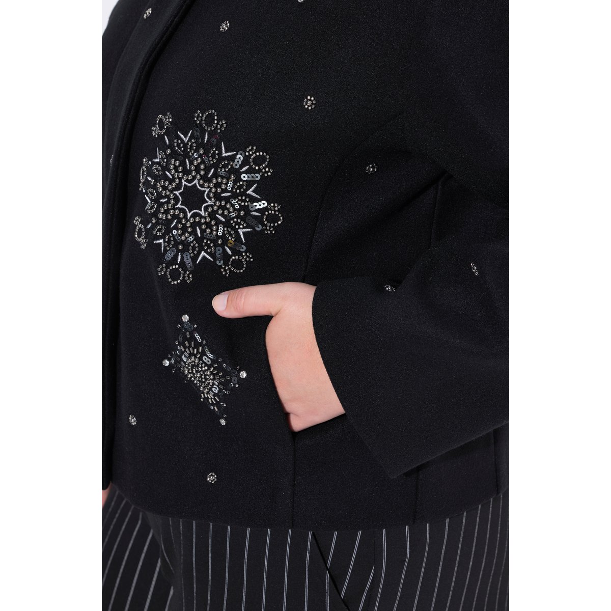 Veste courte à col montant et manches noir, ULLA POPKEN