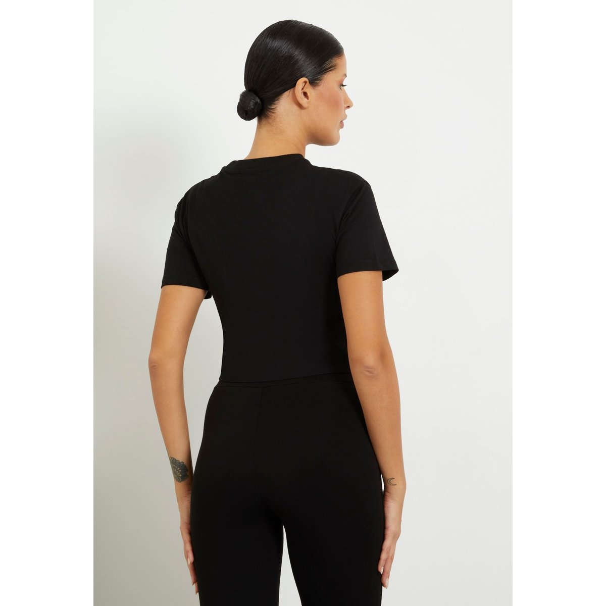 T-Shirt Logo Frontal noir, GUESS