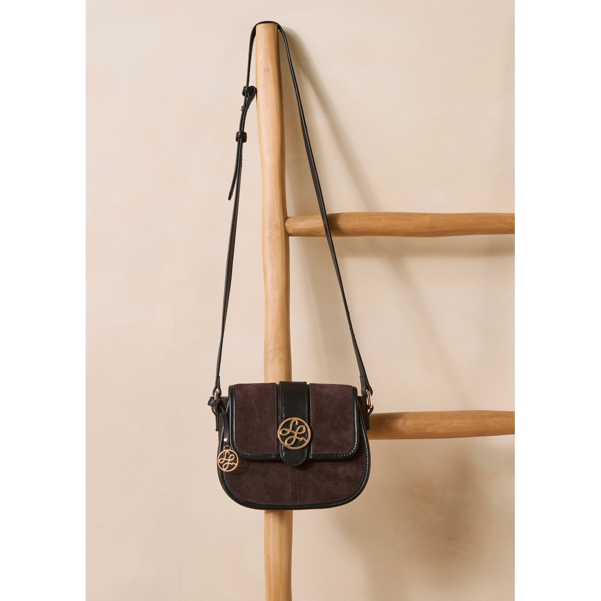 Sac besace en cuir ganache, LA FEE MARABOUTEE