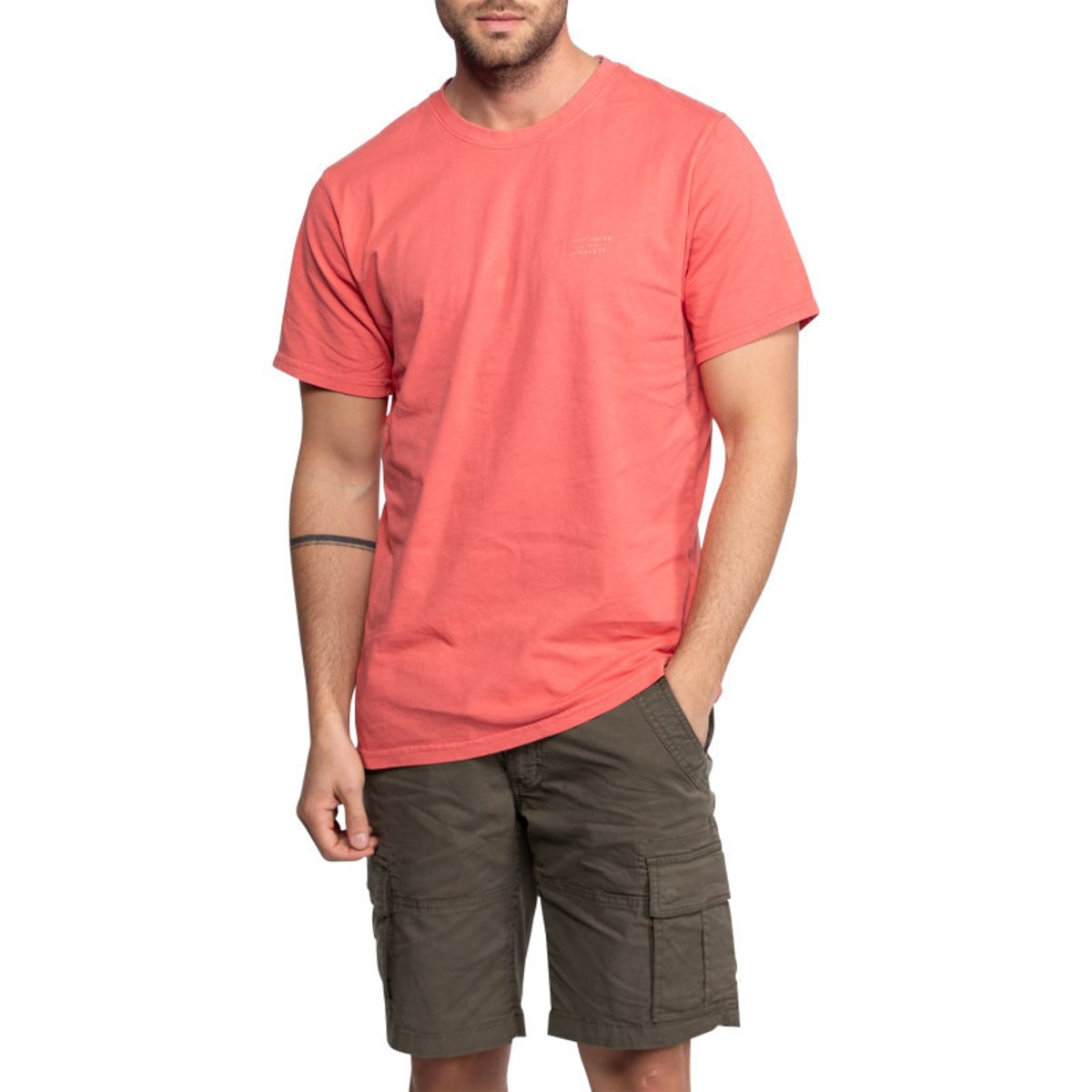 T-shirt en coton corail uni à col rond avec une petite écriture ton sur ton corail, DAYTONA