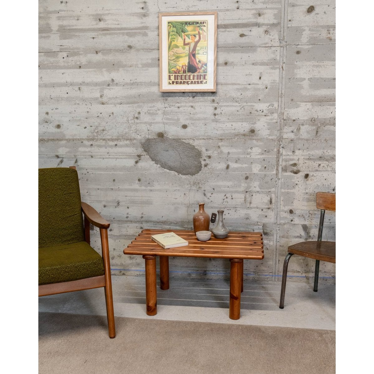 Table basse en pin Léonie N°930 - Bon état bois foncé, DEBONGOUT