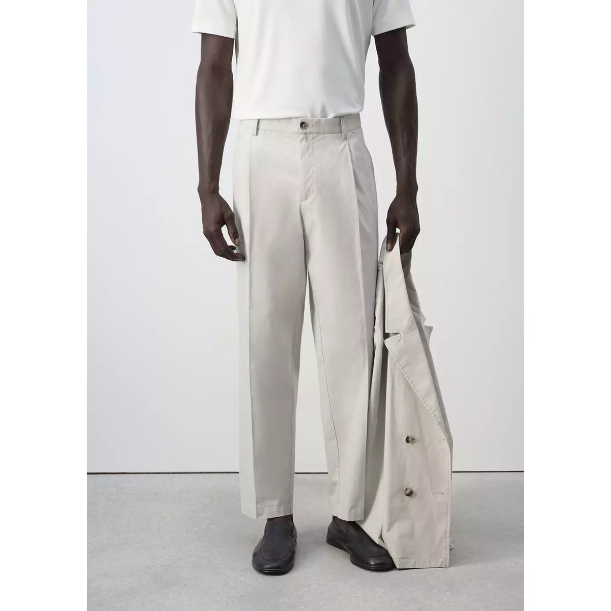 Pantalon relaxed fit cropped gris glacé, MANGO MAN