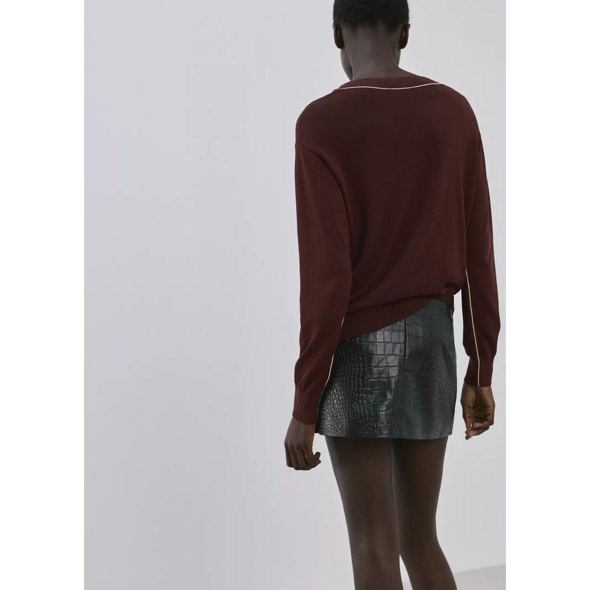 Pull col V avec liseré contrastant chocolat, MANGO