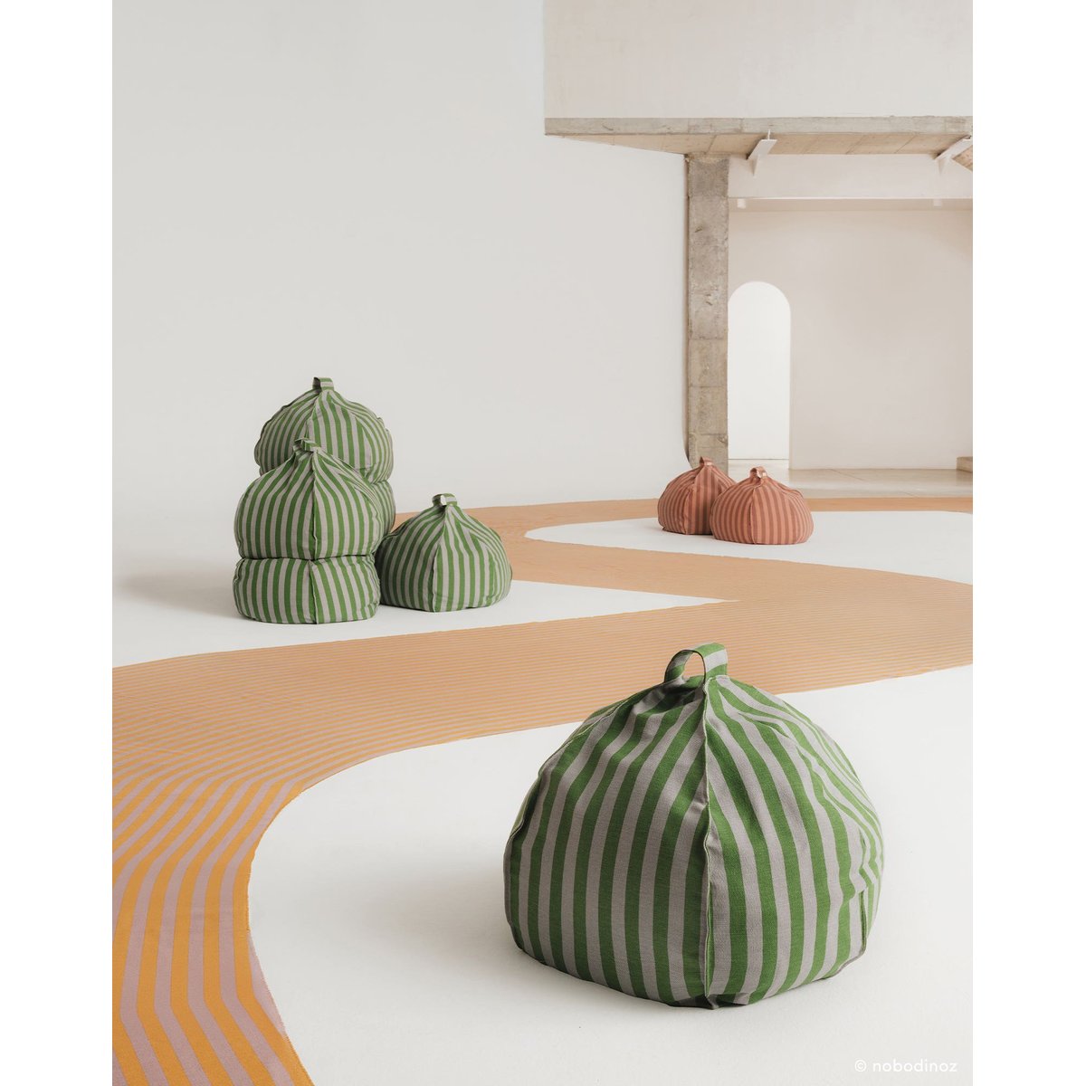 Pouf rond à rayures - taille enfant - VIBES green blue stripes, NOBODINOZ