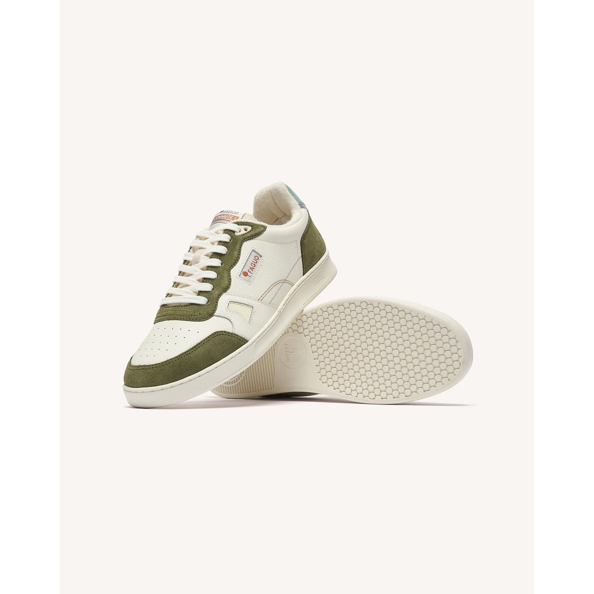 Baskets basses cuir suede COMMUTE 1 blanc et kaki, FAGUO