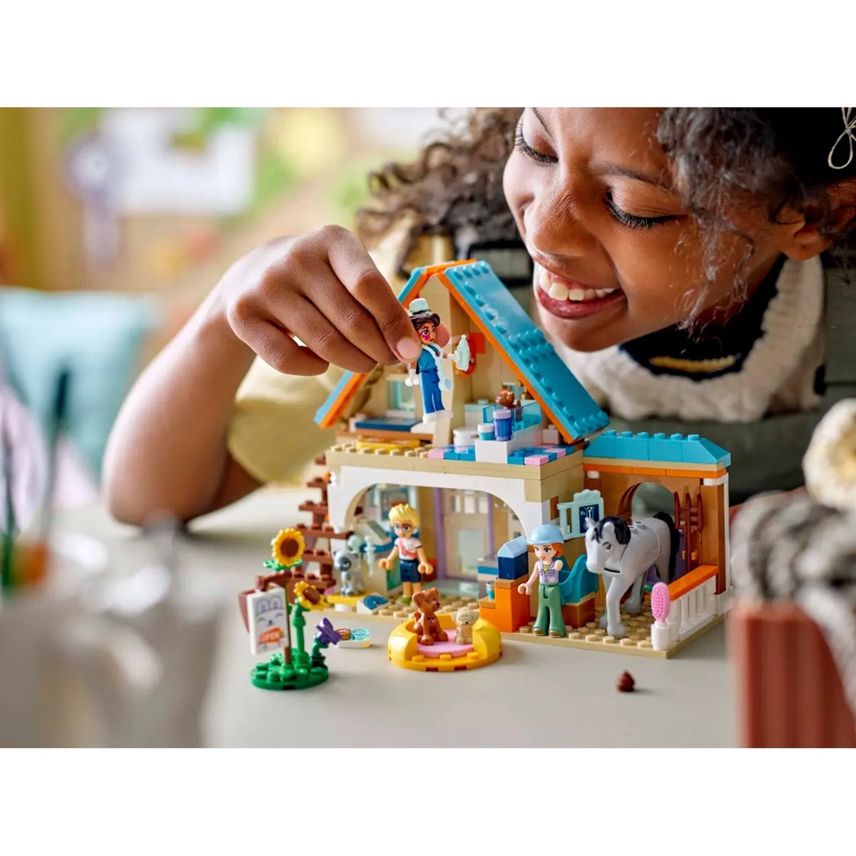 LEGO Friends - Clinique Vétérinaire pour Chevaux et Animaux de Compagnie - 42651 multicolore, LEGO