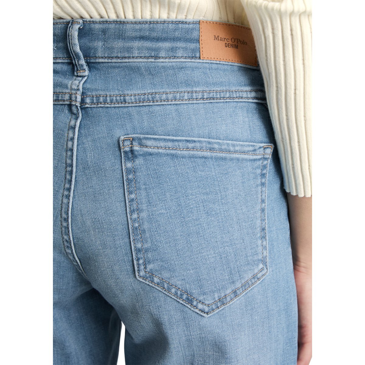 Jeans modèle Nella bootcut en Organic Cotton Stretch bleu clair, MARC O’POLO DENIM