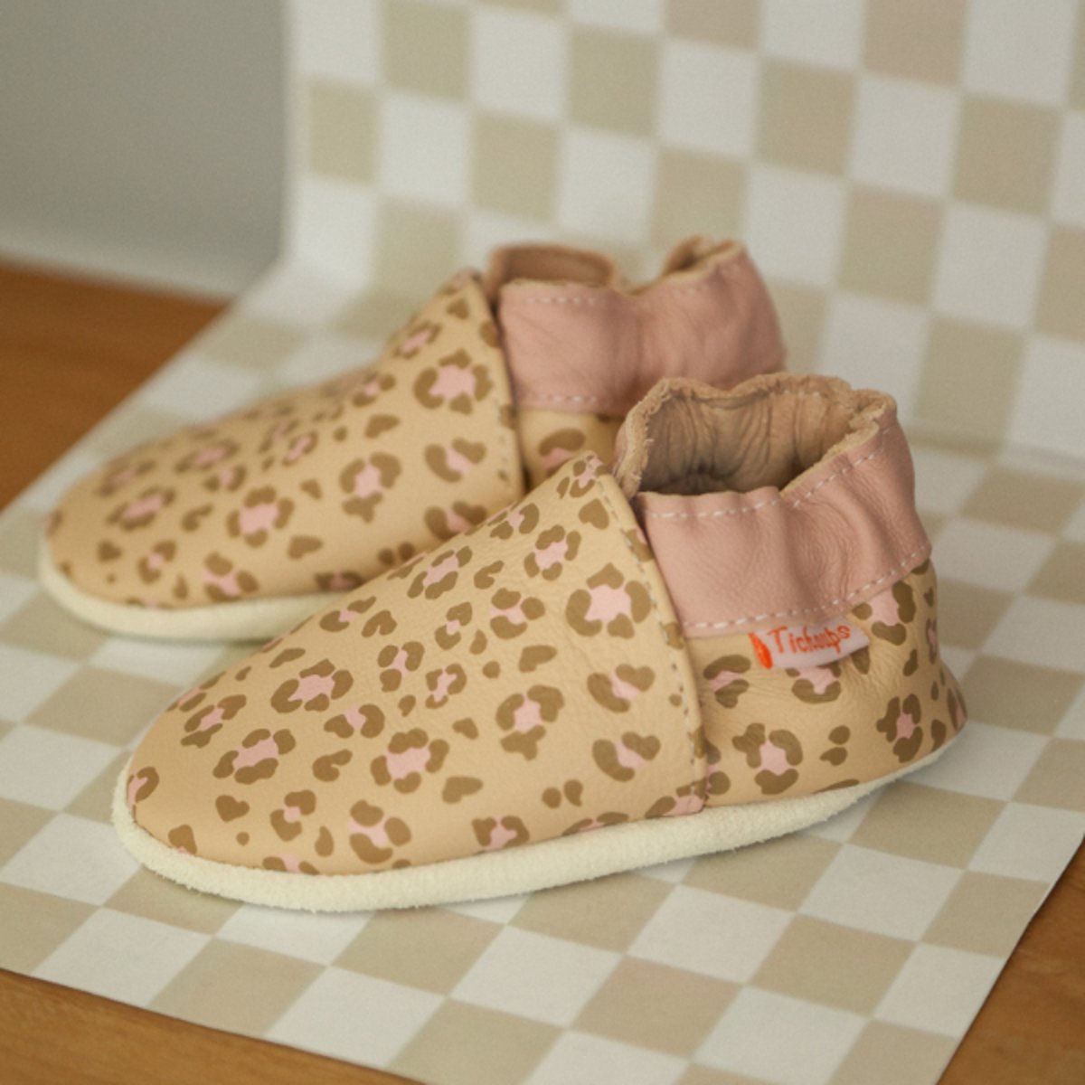 Chaussons bébé cuir souple léopard beige, TICHOUPS