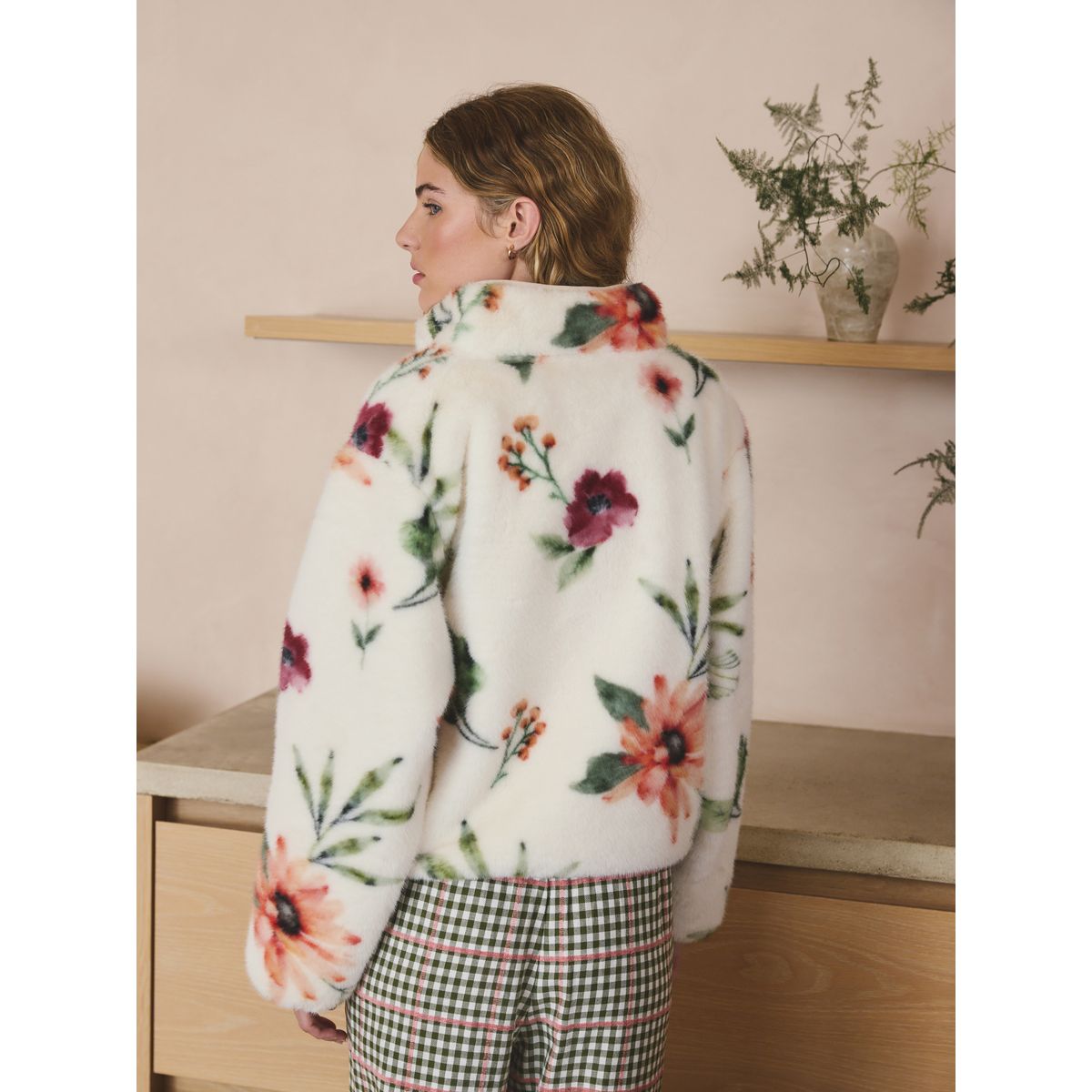Polaire en imitation fourrure n.premium écru à imprimé fleurs, NEXT