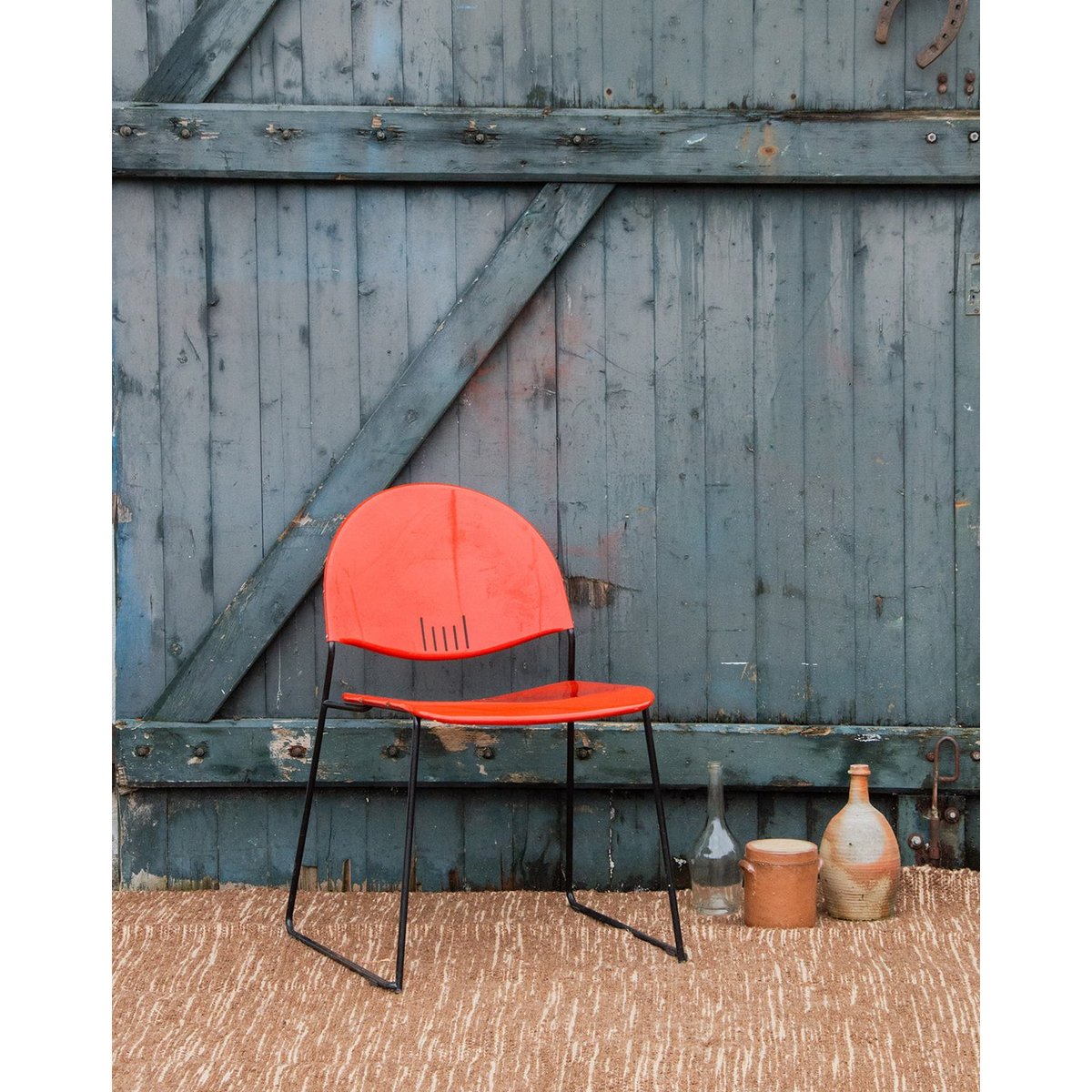 Chaise en métal rouge Diana N°126 - Bon état rouge, DEBONGOUT