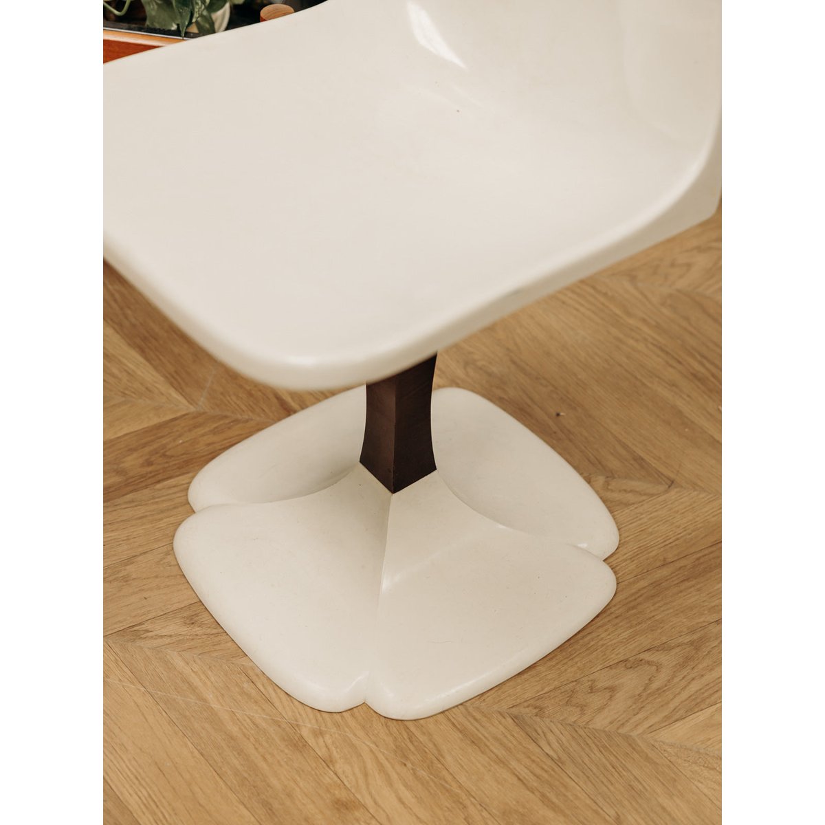 Chaise tulipe seventies Alma N°1569 - Bon état beige, DEBONGOUT