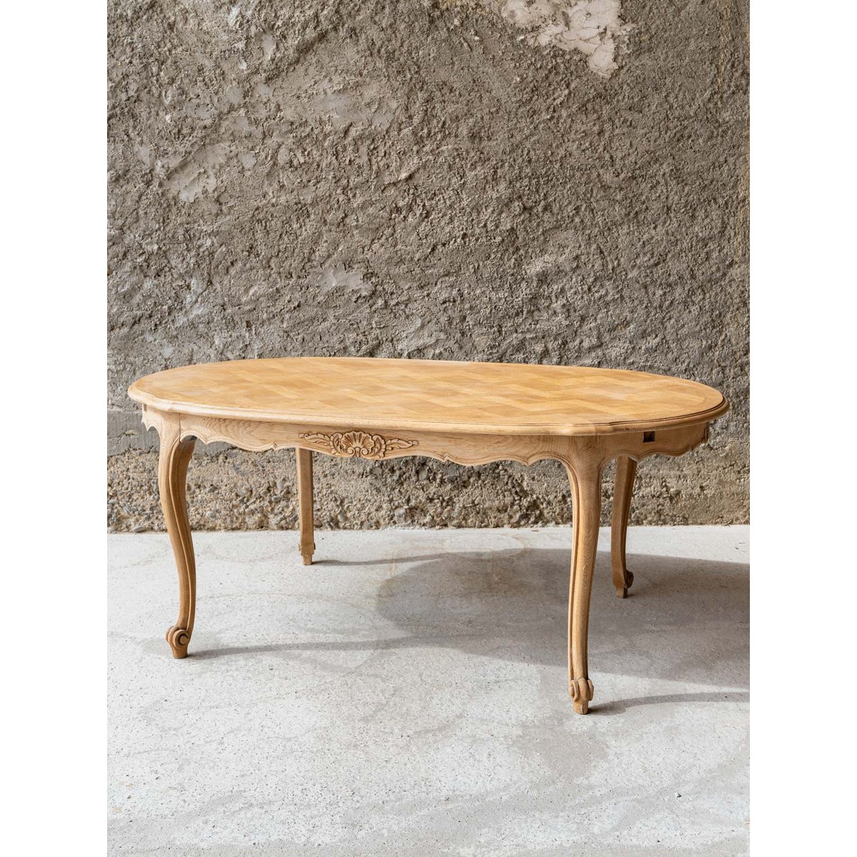 Table à manger en bois massif et son plateau en marqueterie Romy N°1547 - Bon état bois clair, DEBONGOUT
