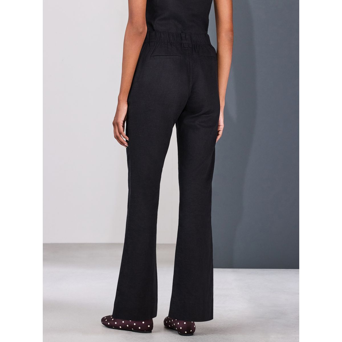 Pantalon évasé habillé en mélange de lin noir, NEXT