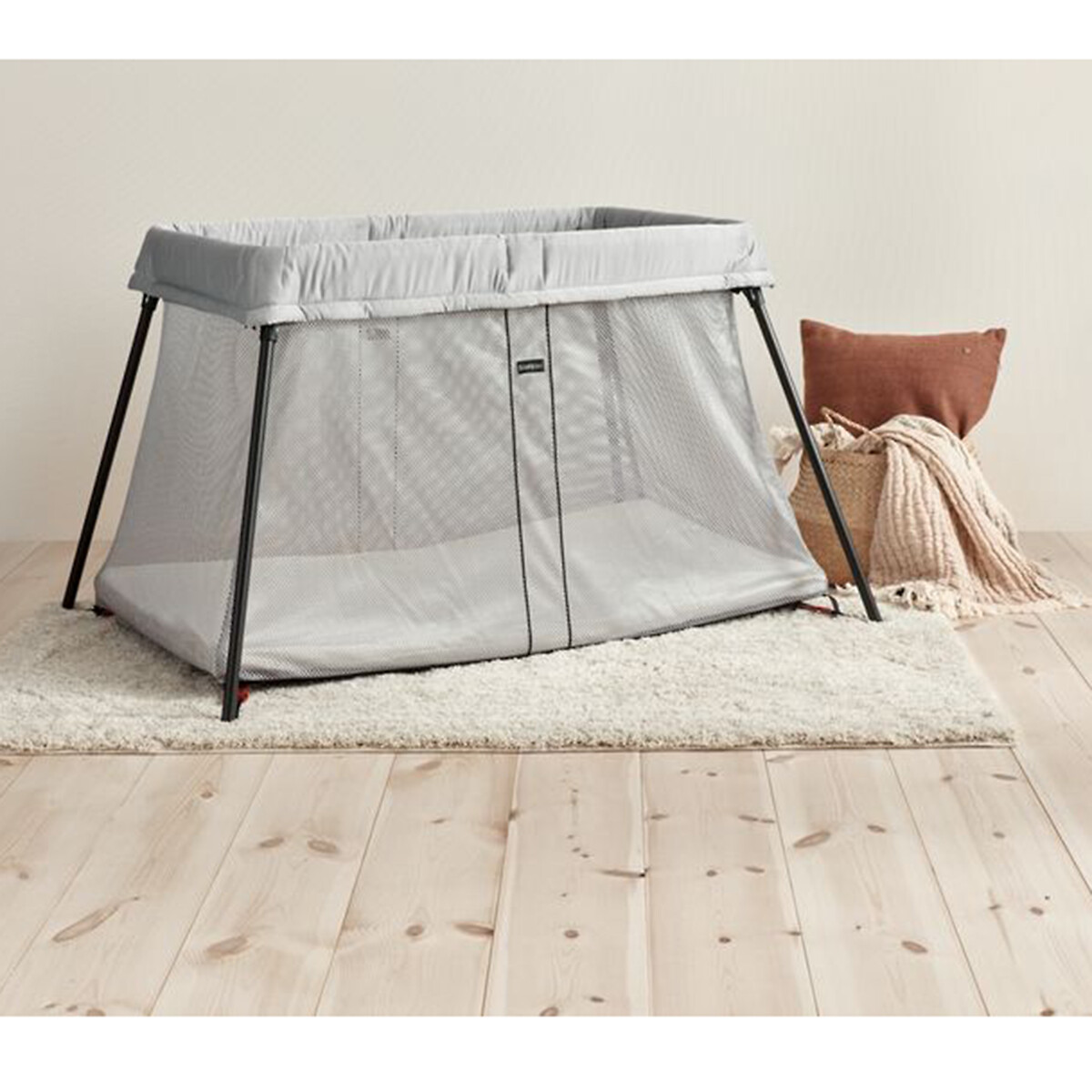 Reisbed Light zilver, BABYBJORN
