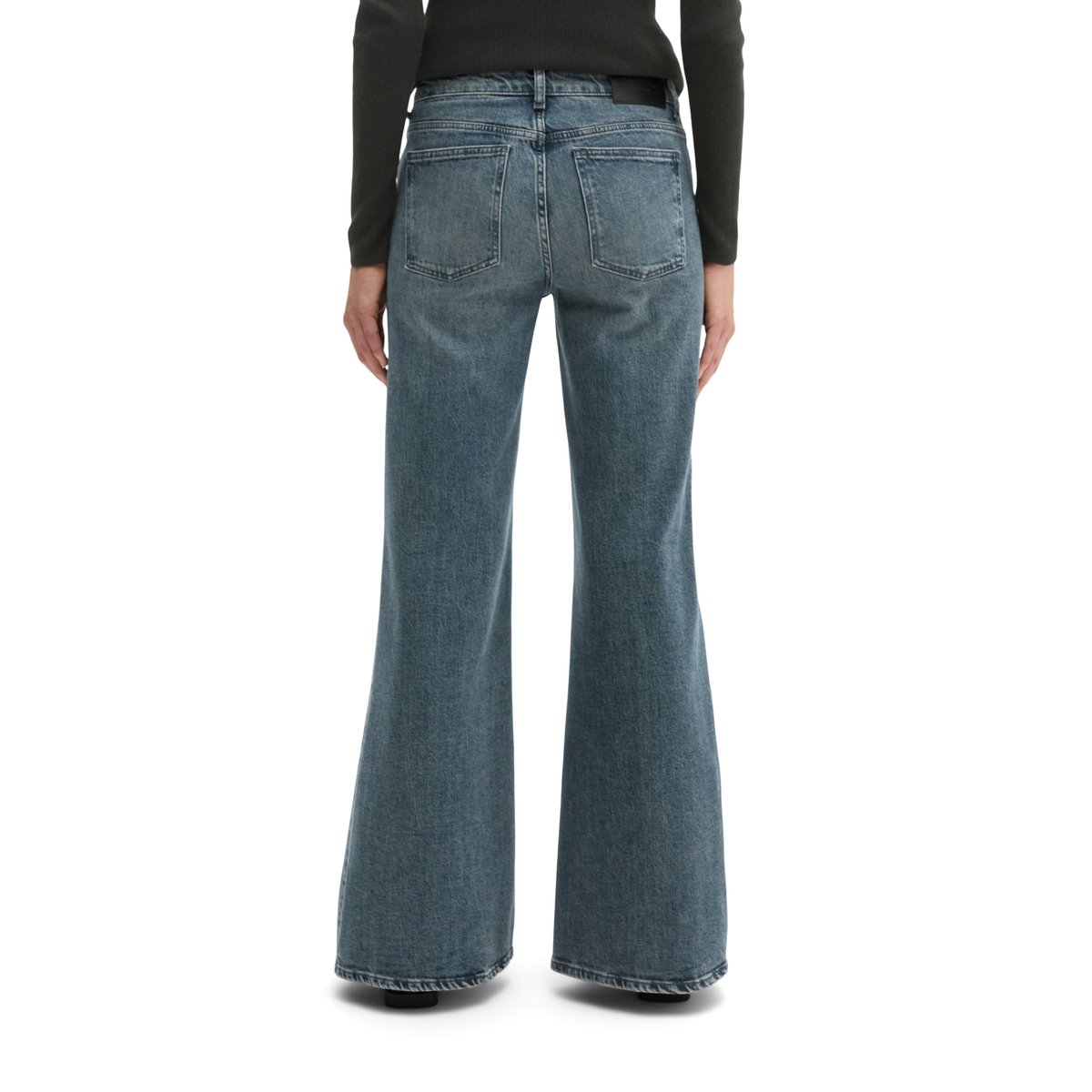 Jeans modèle Fjona évasés en un mélange doux de coton et de lyocell gris, MARC O'POLO