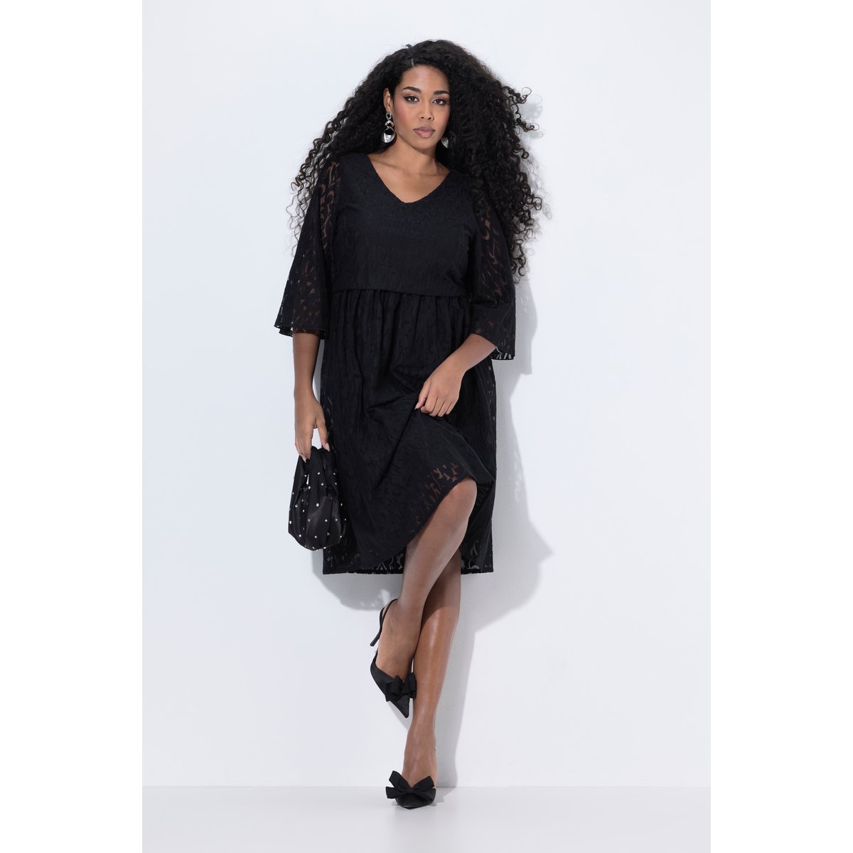 Robe midi évasée avec encolure en V noir, ULLA POPKEN