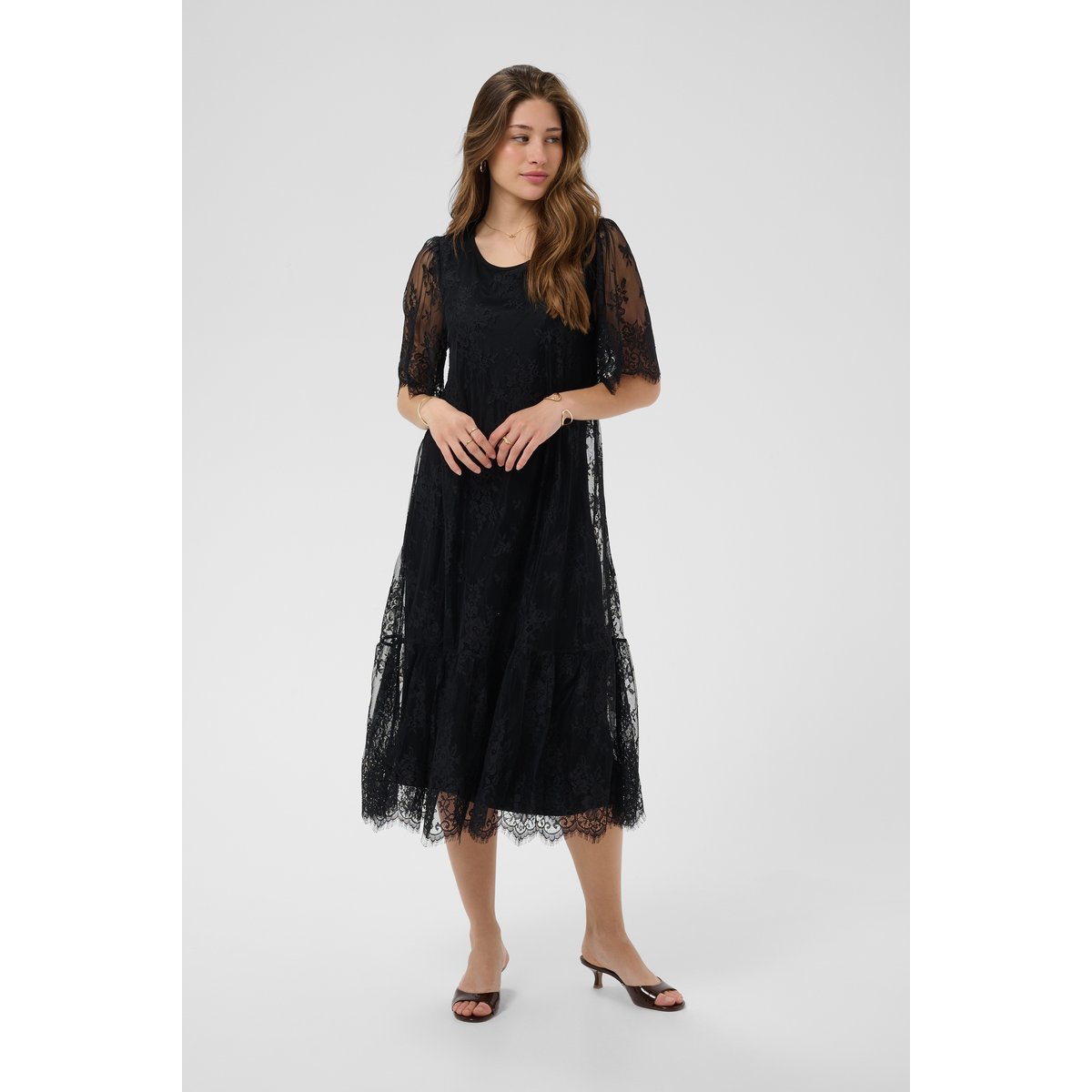 Robe noir pitch black, CREAM