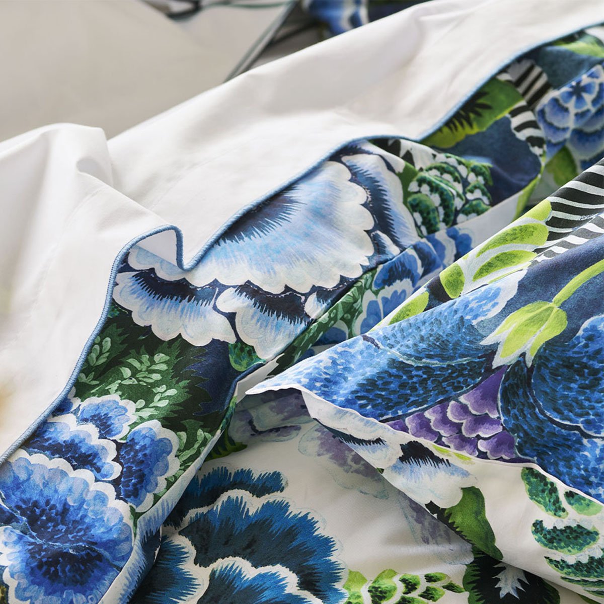 Taie d'oreiller imprimée en percale de coton, ROSE DE DAMAS bleu indigo, DESIGNERS GUILD