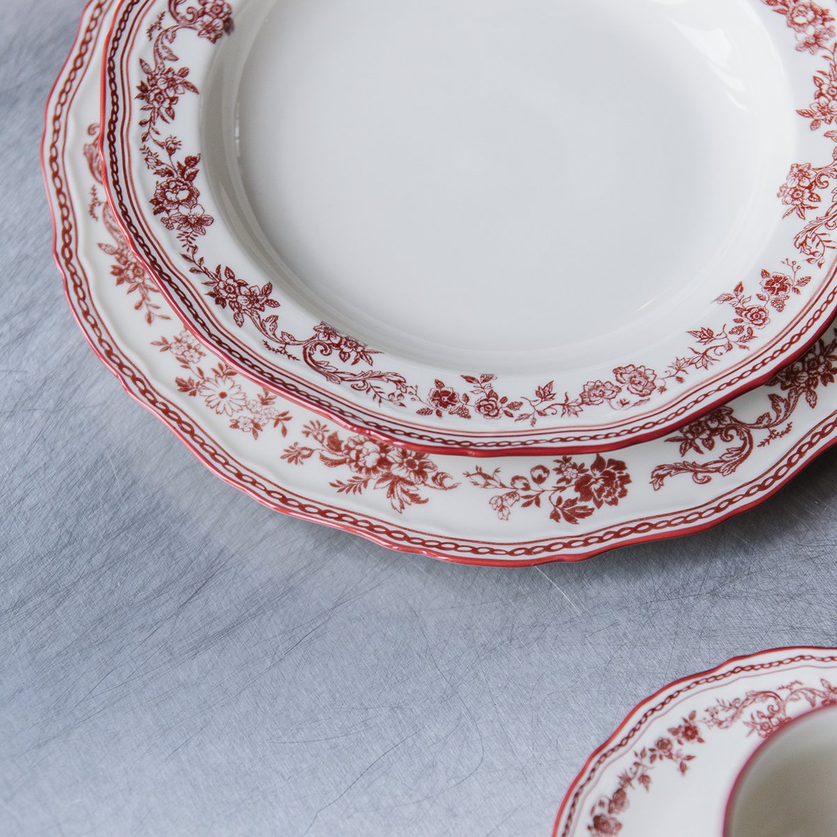 Lot de 4 assiette creuses CYRIL rouge, SP COLLECTION