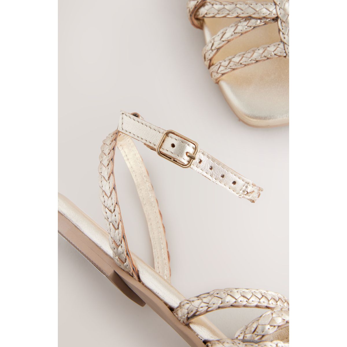 Sandales souples à brides cuir doré, NEXT
