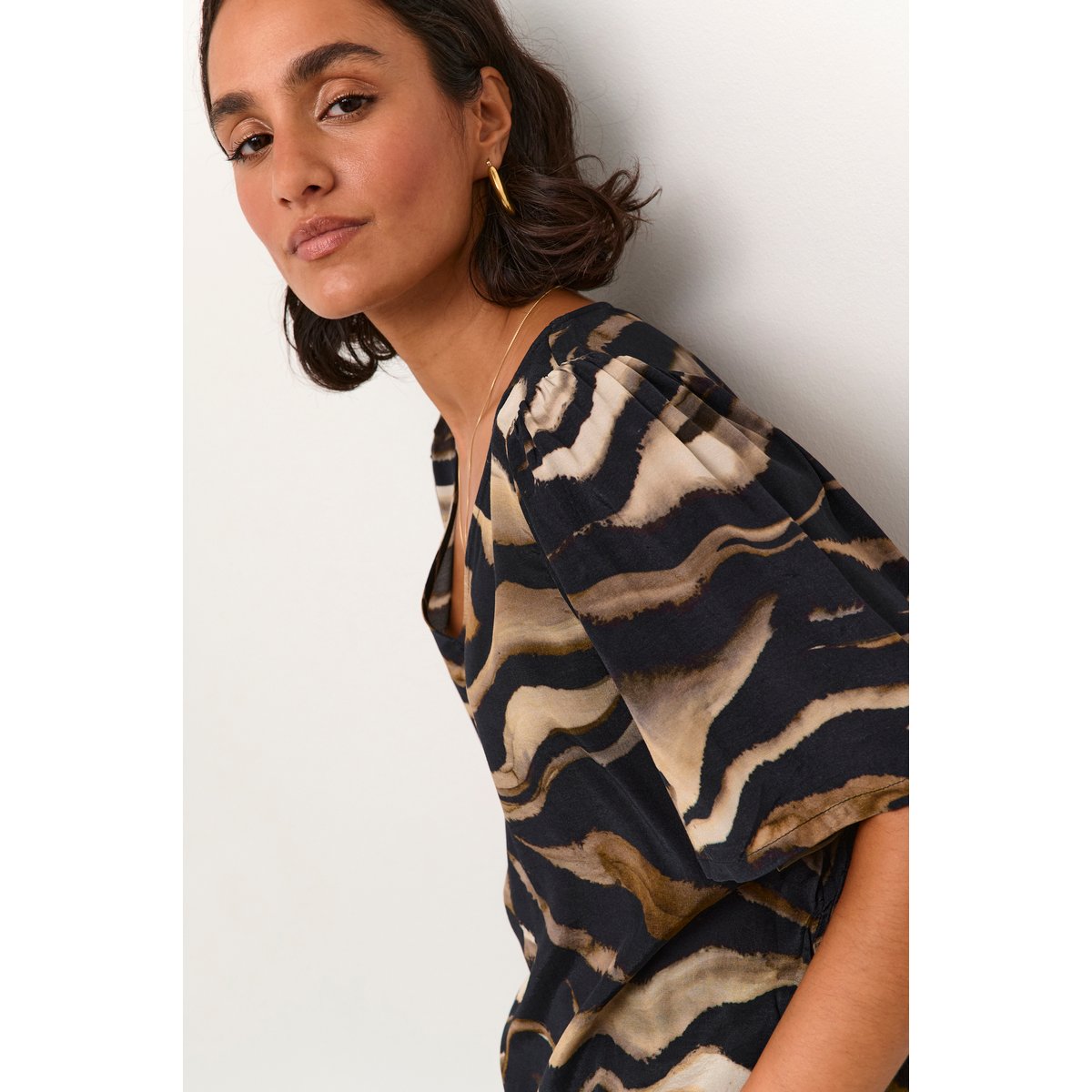 Blouse with short sleeve noir/marron animalier tiger, KAFFE