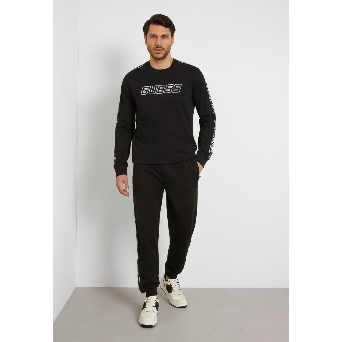 Sweat-Shirt Logo Frontal noir, GUESS