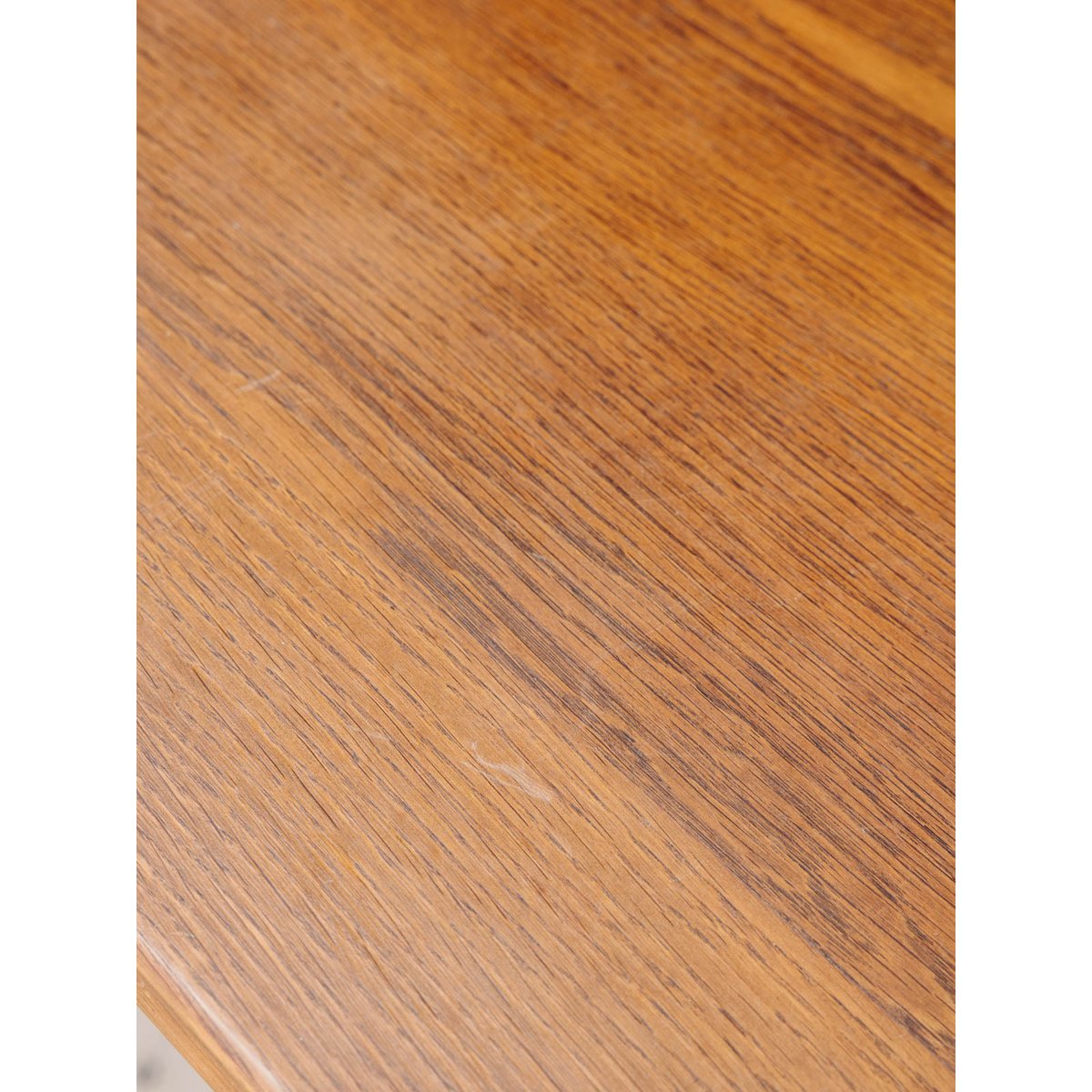 Table à manger carrée en chêne Romy N°1298 - Bon état bois foncé, DEBONGOUT
