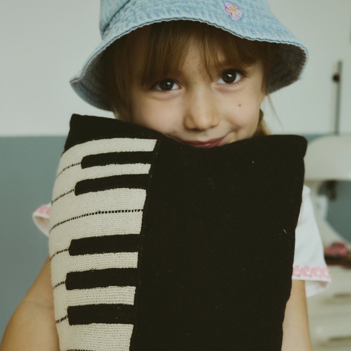 Coussin Piano MUSIC STUDIO noir, naturel, LORENA CANALS