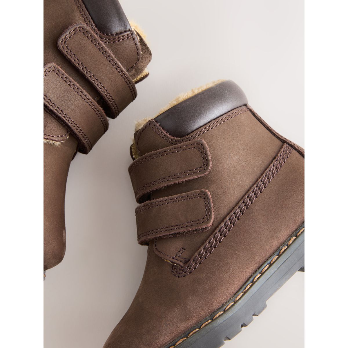 Boots en cuir à scratch et doublure chaude marron chocolat, NEXT