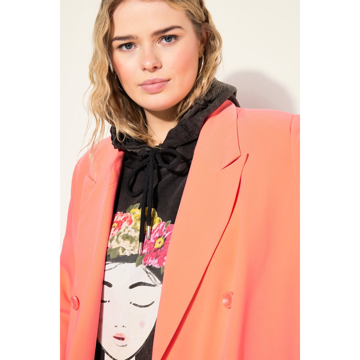 Blazer coupe Straight Fit. Double rangée flamant, STUDIO UNTOLD