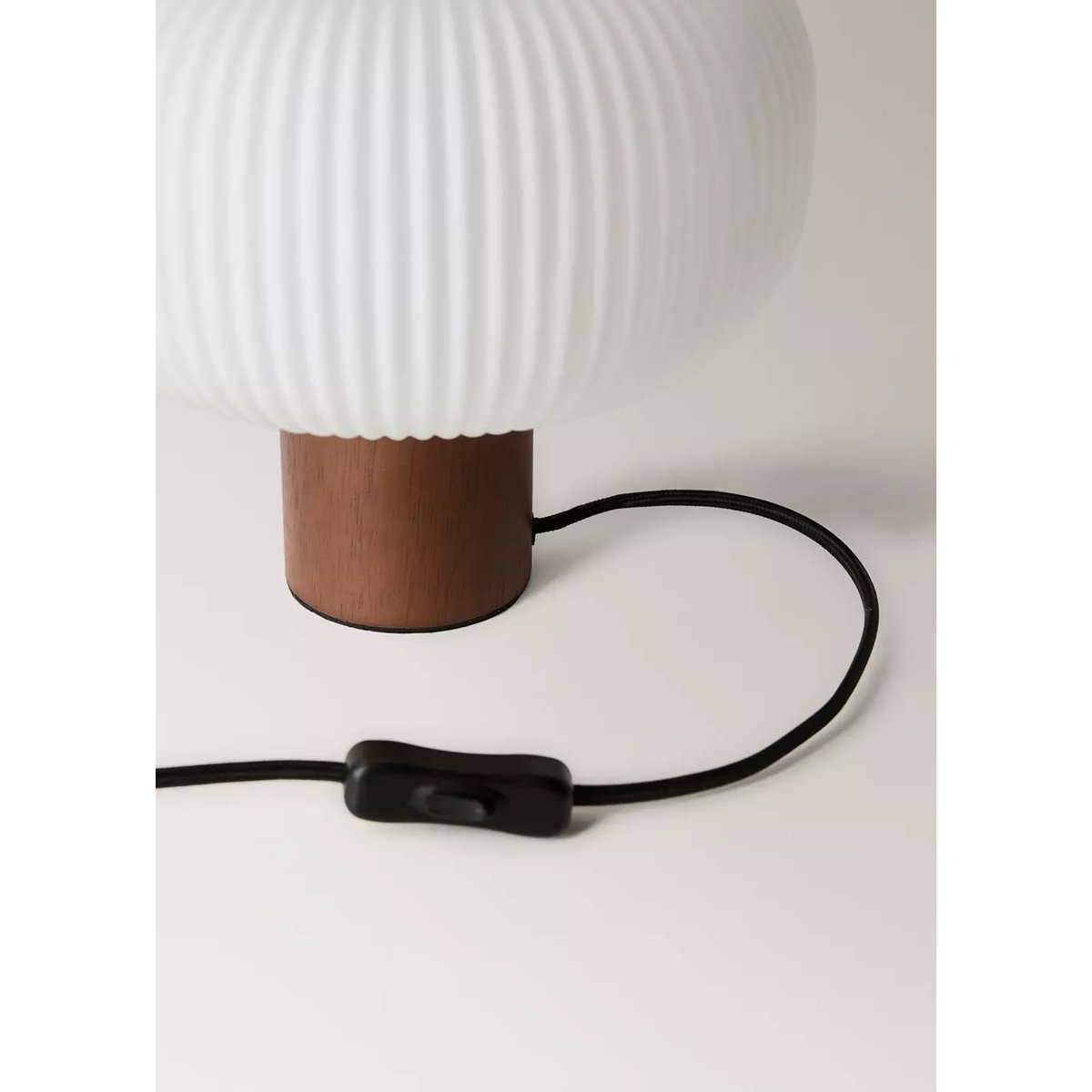 Lampe de table avec base en bois marron, MANGO HOME