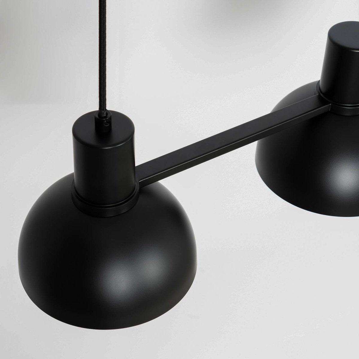 Suspension en métal design, Mostrid noir mat, LUCANDE