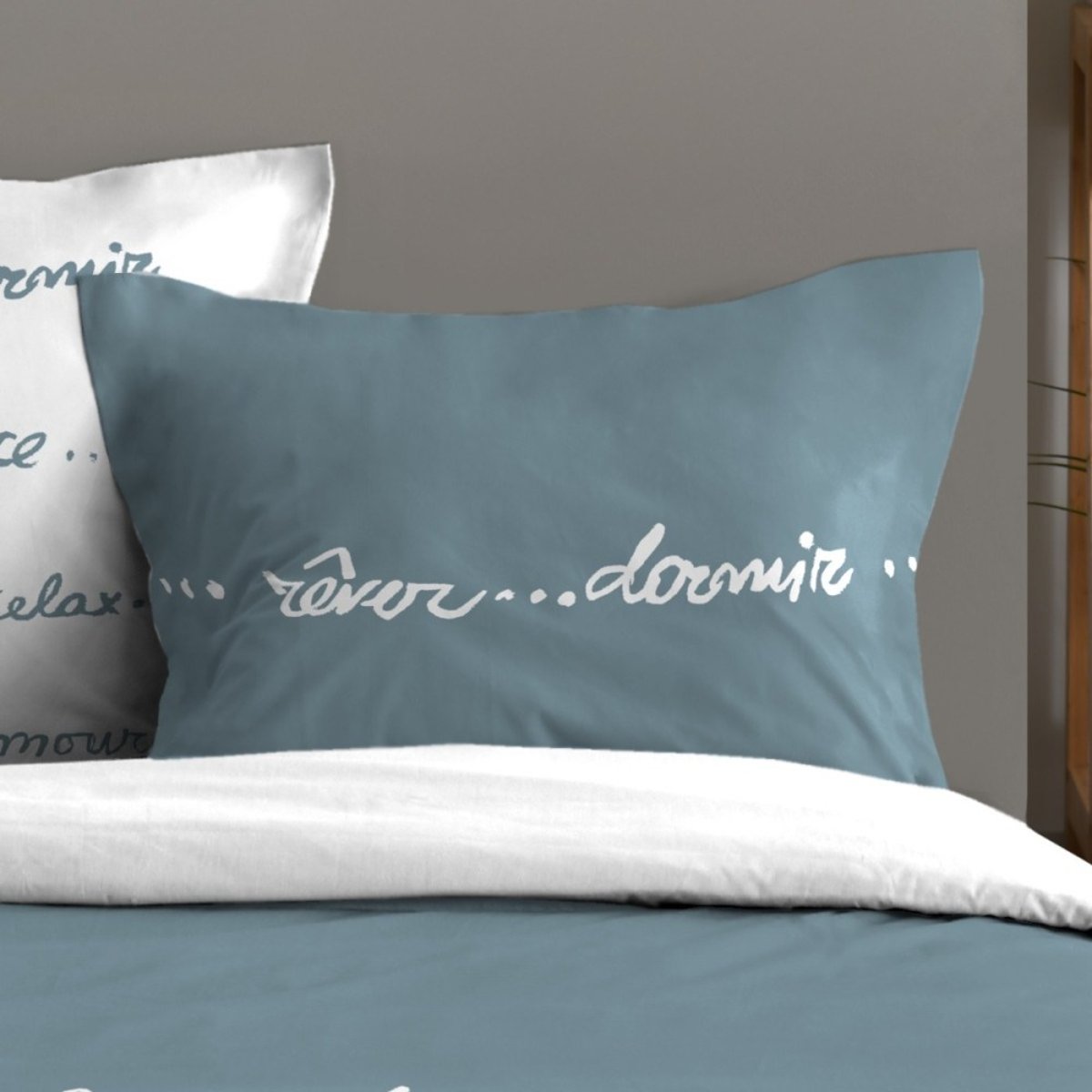 Housse de couette 100% coton 57 fils + 2 taies d’oreiller bleu, DECORATIE