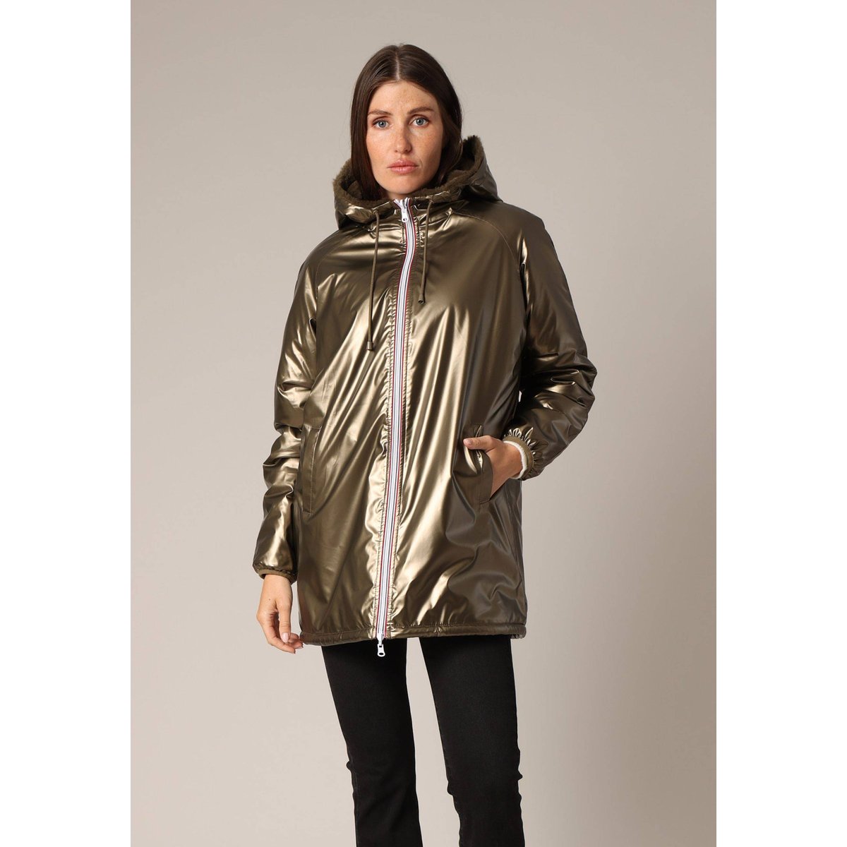 Blouson réversible à capuche, effet métallisé ou imitation fourrure
 ISSINA khaki, DEELUXE