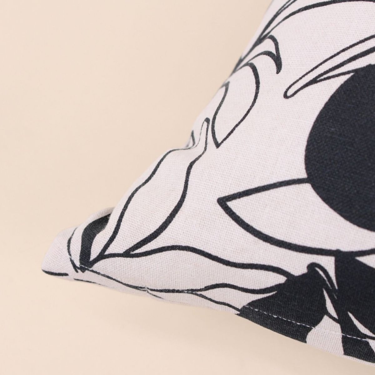 Coussin fleuri 40x40cm blanc, ORNAMI