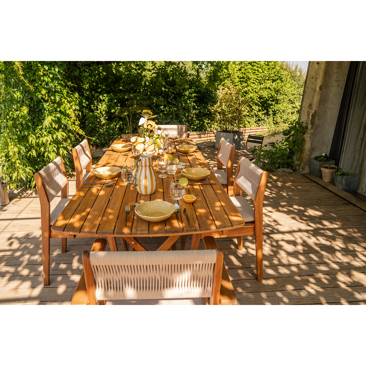 Table de jardin extensible rallonges intégrées en bois massif L180-240 cm CANOPEE naturel, MILIBOO